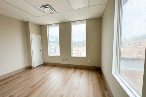 Wharncliffe Rd. S. 333 - 13a