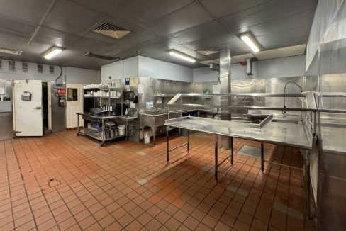 Wellington Rd. S. 1160 - 023a