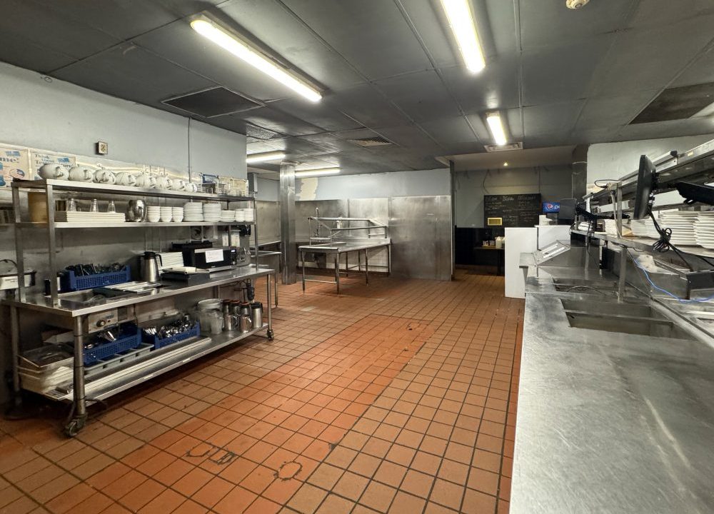 Wellington Rd. S. 1160 - 039a