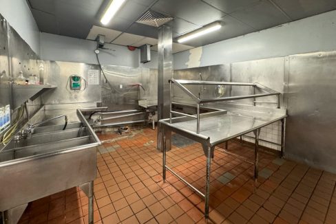 Wellington Rd. S. 1160 - 052a
